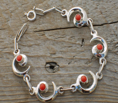 Coral "Whirling Wind" American Indian Link Bracelet